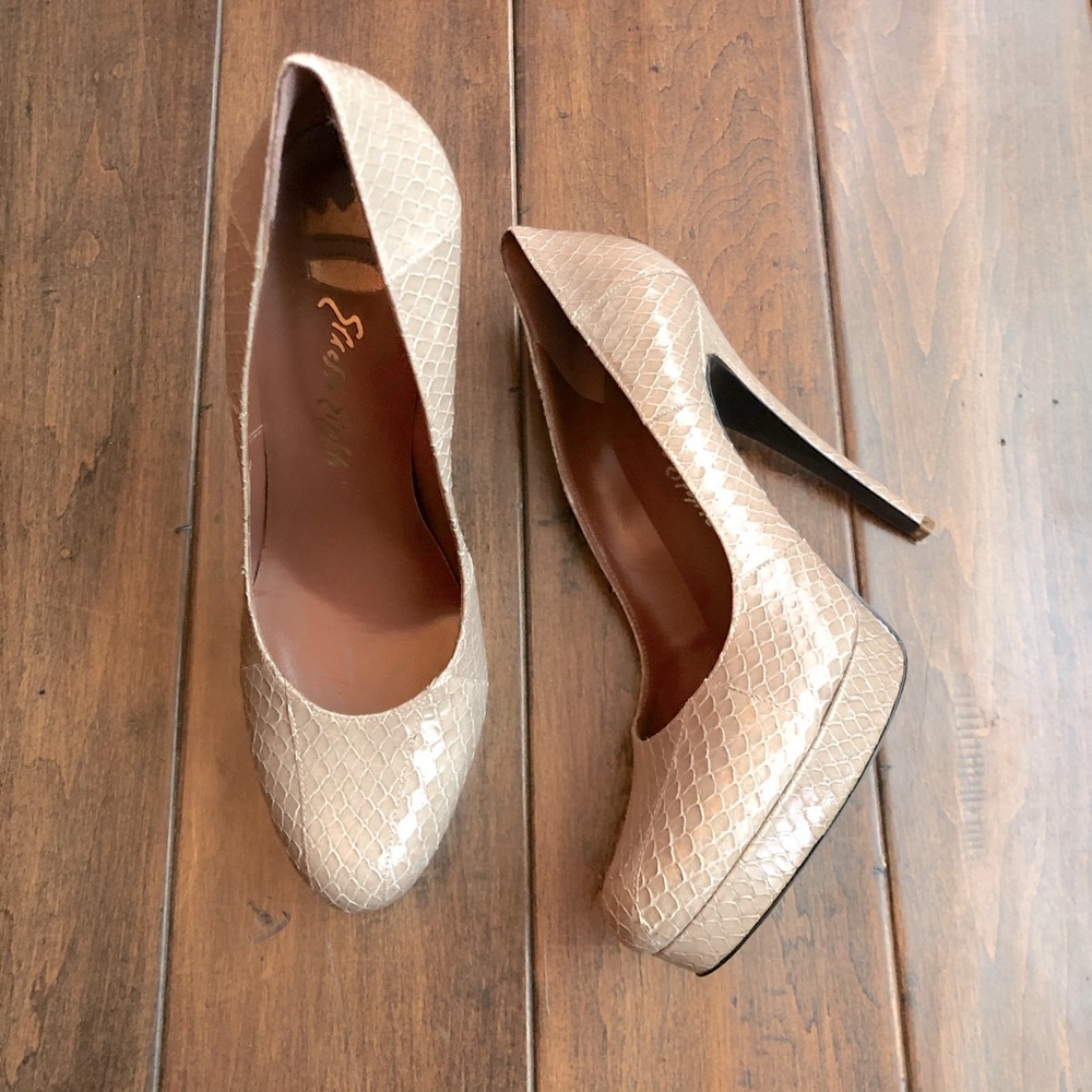 NEW GORGEOUS ERNESTO ESPOSITO SNAKE PRINT HEELS
